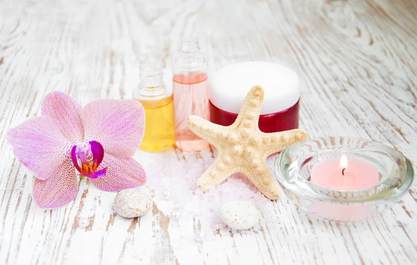 Wellness-Set mit Orchideen — Stockfoto