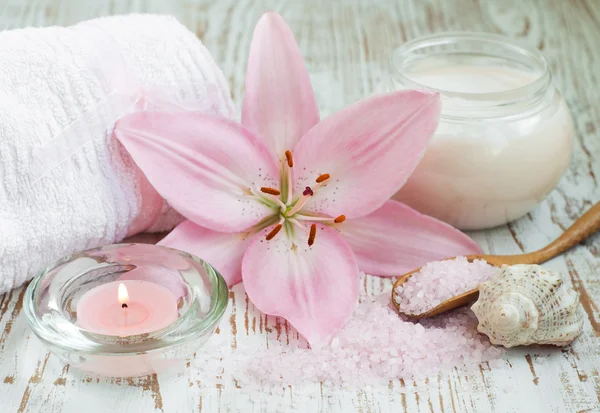 Spa set with lily — Stock Photo, Image