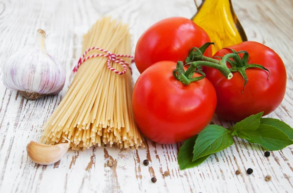 Zutaten für eine italienische Mahlzeit — Stockfoto