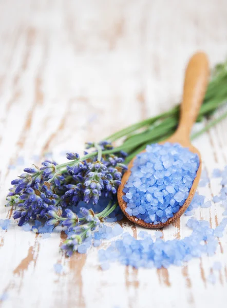 Lavender salt, and fresh flower — Stock Photo, Image