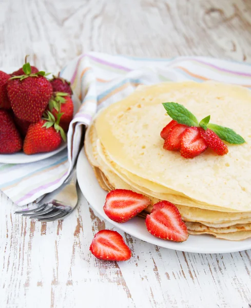 Strawberry pancakes — Stock Photo, Image