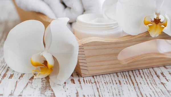 Spa set with white orchids — Stock Photo, Image