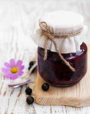 siyah kuş üzümü reçeli