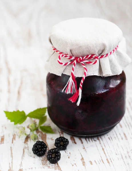 Zelfgemaakte blackberry jam — Stockfoto