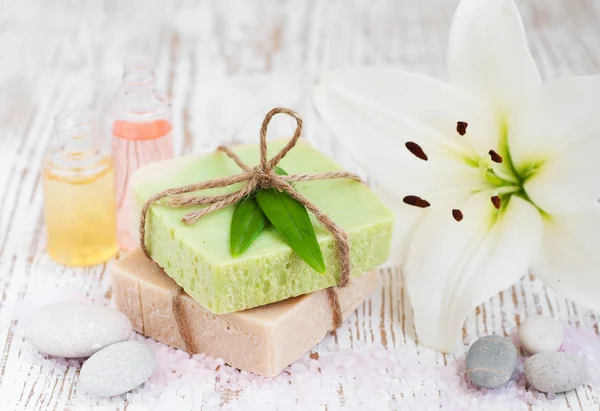 Spa med lily — Stockfoto