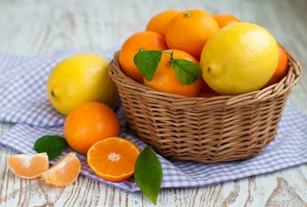 Tangerine and lemons — Stock Photo, Image