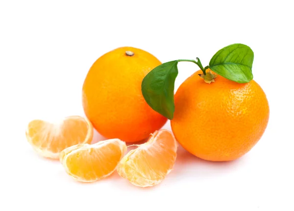 Mandarine mit Segmenten — Stockfoto