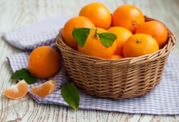 Tangerine med segment — Stockfoto