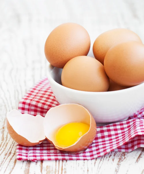 Eggs in bowl — Stock Photo, Image