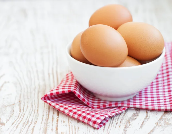 Eggs in bowl — Stock Photo, Image