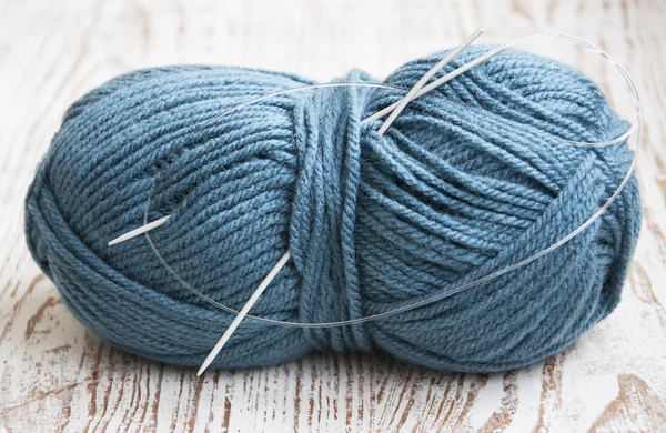 Yarn and needles — Stock Photo, Image