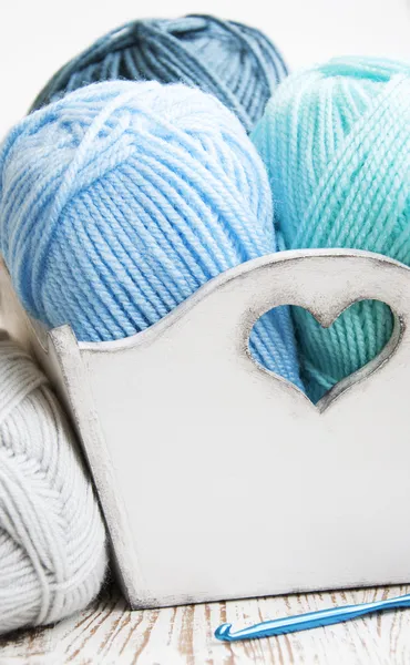 kanca ve örgü iplik kroşe