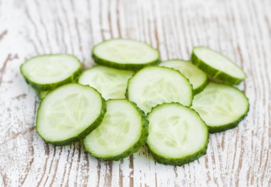 dilimlenmiş salatalık