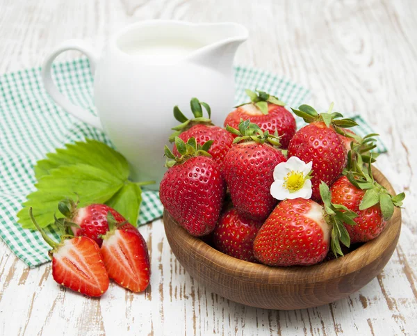 Świeże słodkie dojrzałe truskawki — Zdjęcie stockowe