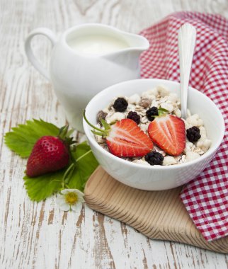 çilek tahıl müsli