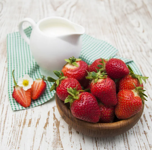 Fresh sweet ripe strawberries — Stock Photo, Image
