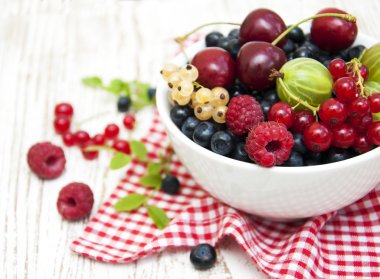 çeşitli taze çilek