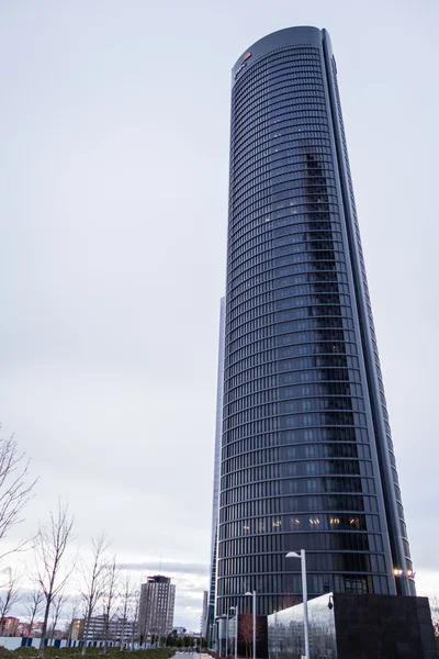 Cuatro Torres Business Area (CTBA) edifício arranha-céus, em Madri — Fotografia de Stock