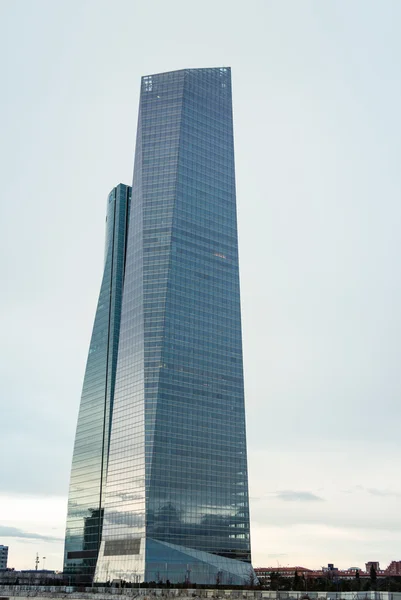 Cuatro Torres Business Area (CTBA) edifício arranha-céus, em Madri — Fotografia de Stock