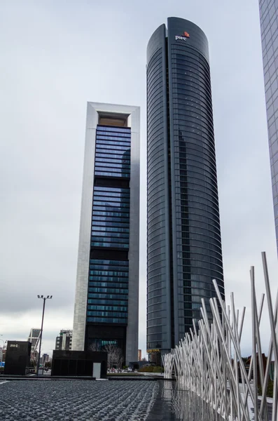 Cuatro torres business area (ctba) bygga skyskrapor, i Madrid — Stockfoto