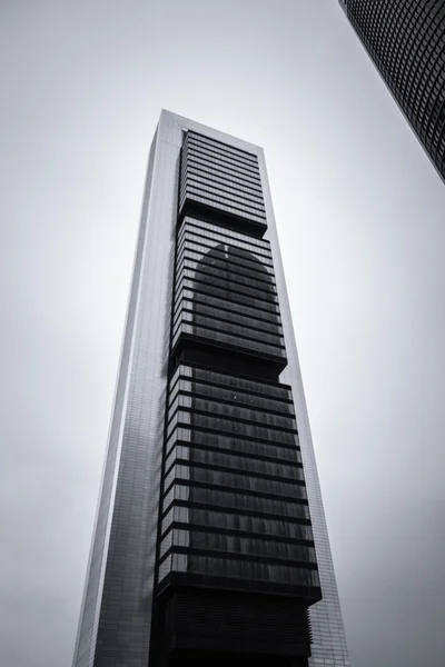 Cuatro Torres Business Area (CTBA) edifício arranha-céus, em Madri — Fotografia de Stock