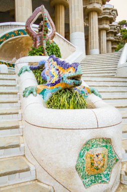 renkli mozaik ejderha park guell, tasarlanmış b çeşme