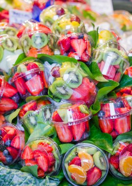 la boqueria market, ramblas taze meyve dolu set str