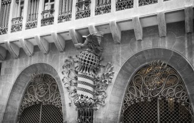 Barcelona gaudi tarafından tasarlanan guell saraya