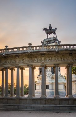 Alfonso XII anıt buen retiro Park, madrid