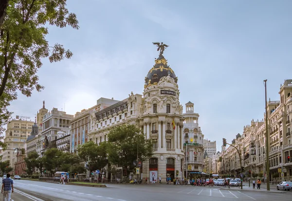 Μητρόπολη κτίριο στο gran μέσω street, στη Μαδρίτη — Φωτογραφία Αρχείου