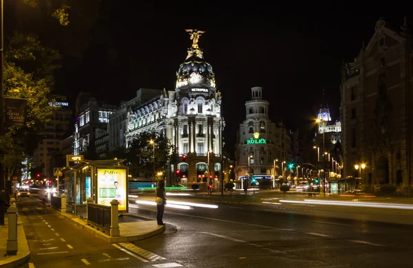 Metropolis building in Gran Via street, in Madrid — Stock Photo, Image