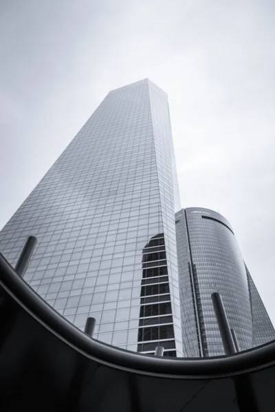 Cuatro torres Geschäftsviertel Wolkenkratzer, in Madrid — Stockfoto