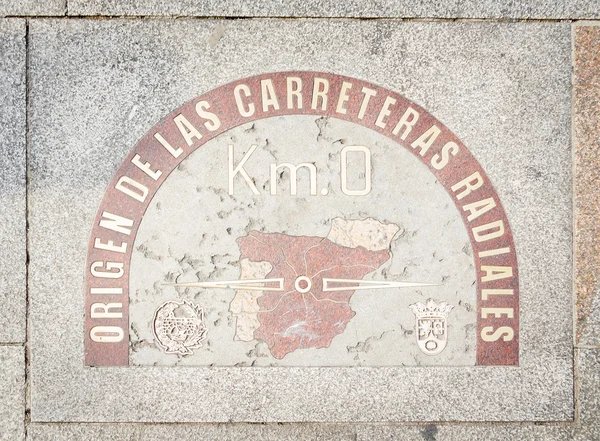 Señal de punto cero del kilómetro en Puerta del Sol Madrid — Foto de Stock