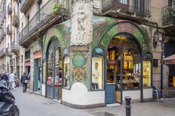 Starožitný cukrárna v ramblas ulice, barcelona — Stock fotografie