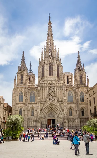 Fasaden på Barcelonas gotiska katedral, i Spanien — Stockfoto