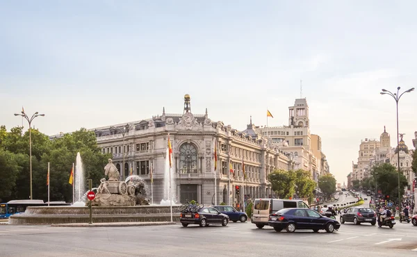 Bank von Spanien Gebäude und Cibeles Quadrat in Madrid — Stockfoto