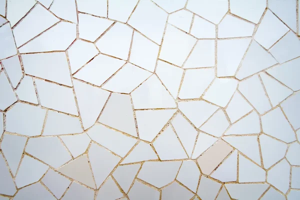 Patrón de mosaico de cerámica blanca en el parque Güell —  Fotos de Stock