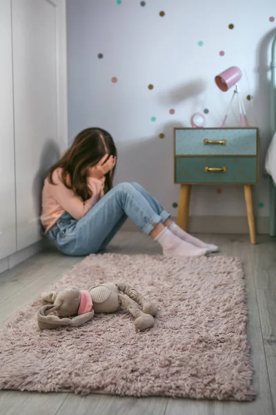 Unrecognizable Sad Girl Anxiety Sitting Floor Her Bedroom Stuffed Animal — Foto Stock