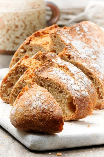 Primer plano sobre el pan rebanado —  Fotos de Stock