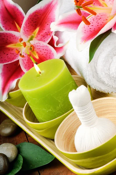 mum ve bitkisel topu ile Spa ayarı