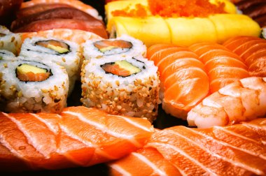 Sushi, sashimi ve california rulo