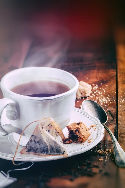 Hora do chá. Xícara de chá preto — Fotografia de Stock