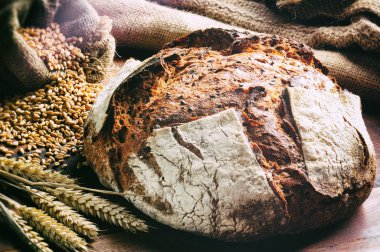 Taze pişmiş geleneksel ekmek.