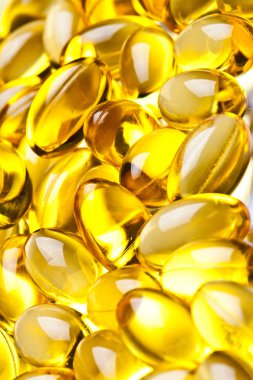 whiteback yere izole renkli vitamini jel kapsül