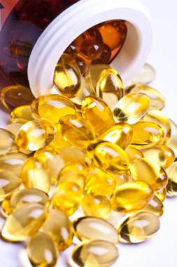 whiteback yere izole renkli vitamini jel kapsül