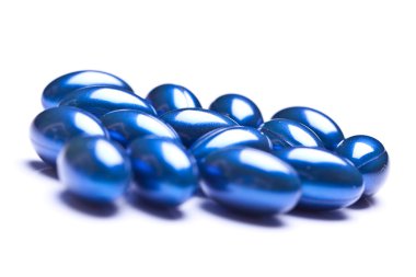 whiteback yere izole renkli vitamini jel kapsül