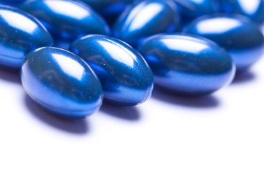 whiteback yere izole renkli vitamini jel kapsül