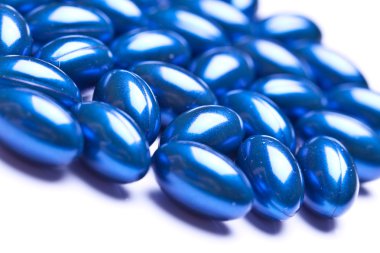 whiteback yere izole renkli vitamini jel kapsül