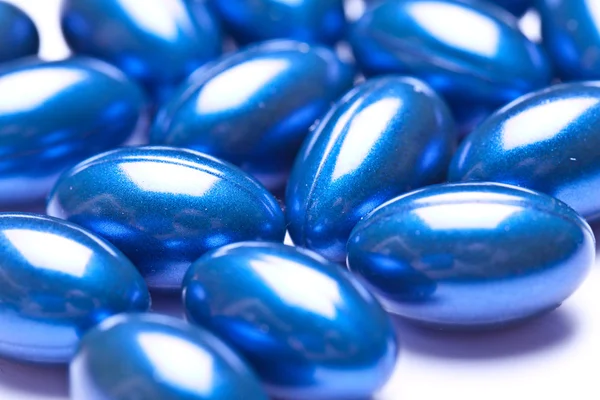 whiteback yere izole renkli vitamini jel kapsül