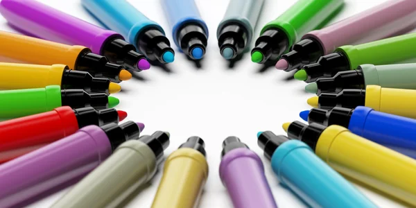 Многоцветные ручки образуют круг — стоковое фото